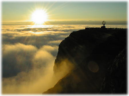 �m�[���J�b�v�̃~�b�h�i�C�g�T��